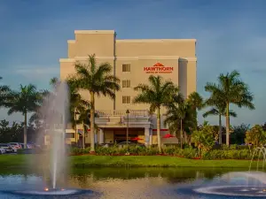 Hawthorn Extended Stay by Wyndham West Palm Beach