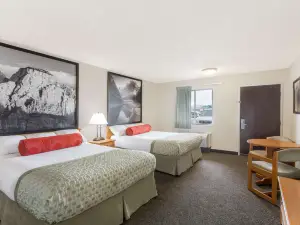 Super 8 by Wyndham Salina/Scenic Hills Area