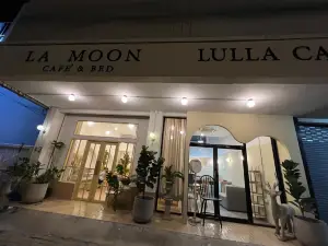 La Moon House