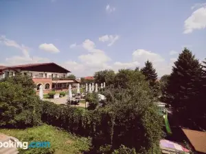 C&C Karo Resort