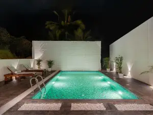 Bedzzz Xclusiv Morjim, Goa by Leisure Hotels