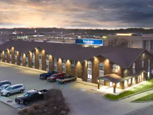 Travelodge by Wyndham Elkhart