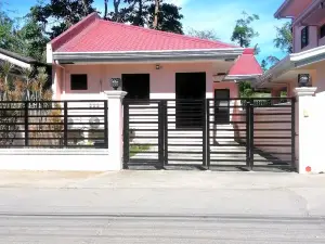 Mr. B's Guest House (Rooms only)San Fernando, Cebu