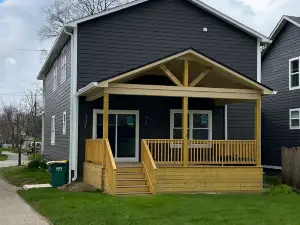 6 Br, 4BA Franklin, in Home