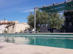 QUIET APARTMENT WITH POOL IN PRIVATE GROUNDS