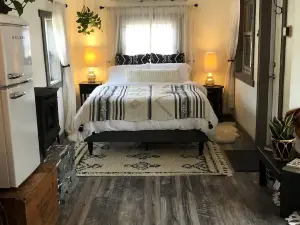 Brookside cabin on Budding Homestead