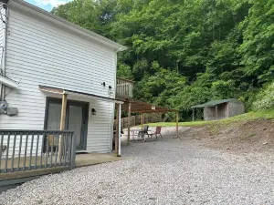 Devil Anse Off Road Lodging Hatfield & McCoy Trail House