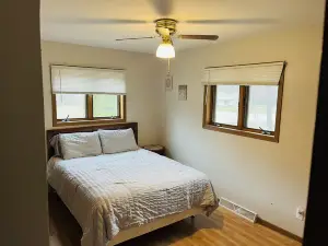 Amazing 3 bedroom 3 bath Lake drive resort house