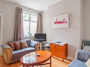 4 Bed Homely Retreat in Wolverhampton