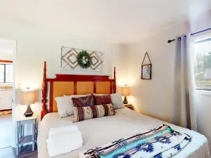 Dock Sun Point - Lakefront barndominium with  lake views, private dock & kayaks