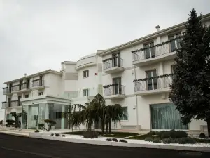 Malucri Resort