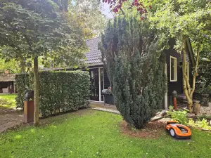 Unique Atelier House with Hottub Next to Pieterpad