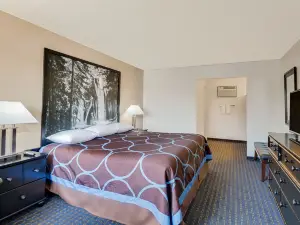 Super 8 by Wyndham Alturas