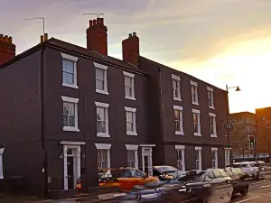 The Albert Hotel