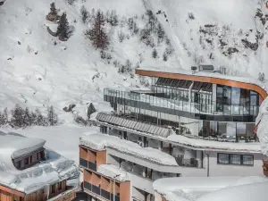 요즐 마운틴 라운징 호텔