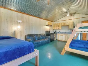 Pet-friendly Salesville Haven 3 Mi to Norfork Lake