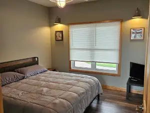 Lakeside 4br Retreat Private, Peaceful & Scenic 4 Bedroom Villa