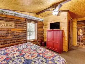Arkansas Log Cabin Rental Near Lake Greeson!