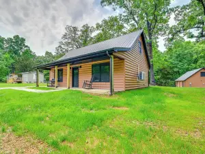 Near Mammoth Cave Family-Friendly Cabin with Patio!