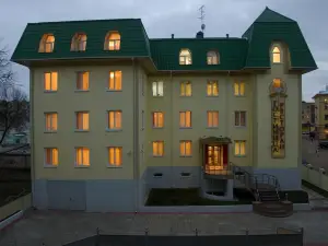 DezhaVyu Mini-Hotel