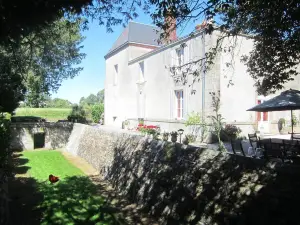 Le Manoir "Aux Douves"