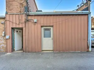 Downtown Rochelle Apt - Walk to Restaurants!