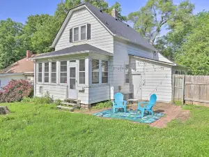 Charming Omaha Home < 1 Mi to Dining & Shops