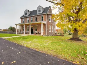 Family-Friendly Hatfield Home: 3 Mi to Downtown!