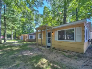 Cottage Retreat Scenic Drive Resort 5