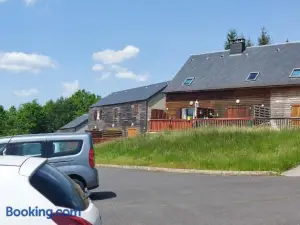 Chalet Rustique a la Salvetat Sur Agout Avec Vue Montagne