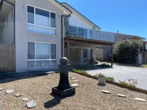 Waterfront and direct beach access with views