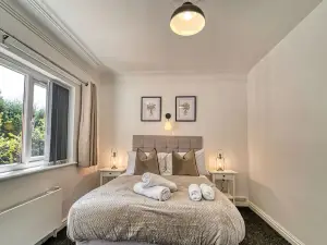 Host & Stay - Chester House Retreat