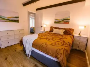 Pet-Friendly Highlands Home with Fireplace