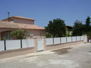 Comfortable semi-detached villa 80m2 on the calenzana road, 5 km from the sea.