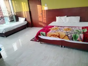 Hotel Oasis Palace