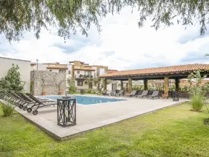 Enjoy SMA Nestled in Nueva Escondida