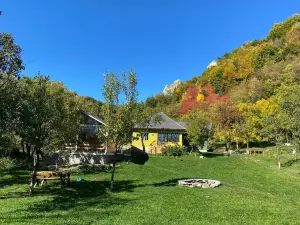 Alunis Retreat