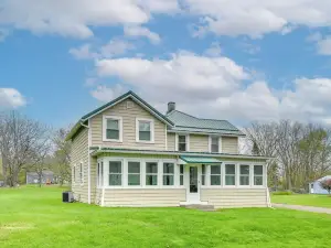 Getaway in Sodus Point w/ Private Yard