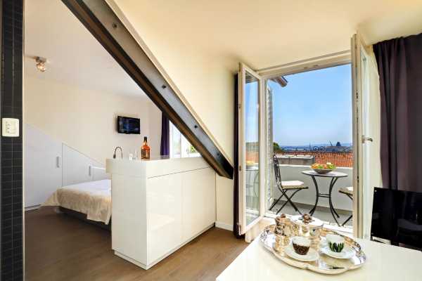 La Porta Luxury Rooms Promo Code