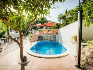 ゲスト ハウス ヴィラ ニナ