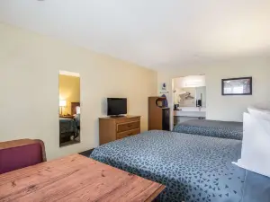 Econo Lodge Inn & Suites Lodi - Wine Country Area