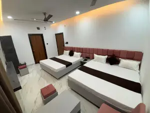 HOTEl SHREE ASHTAVINAYAK GRAND