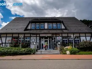 Landhotel Rosenhof am Plauer See Garni Mit E-Lade Säule