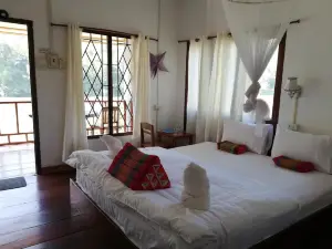 Nam Ou River Lodge