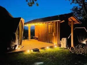 Dôme Insolite Cèdre Jacuzzi et Petits déjeuners Inclus