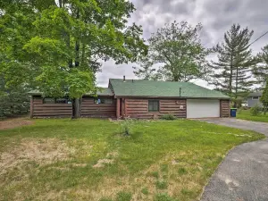 13 Mi to Dtwn Lakefront Cottage with Dock