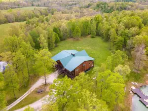 Fraziers Bottom Cabin on 800 Acres of Land w/ Lake