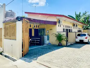 RedDoorz @ Shine Guest House Tebing Tinggi