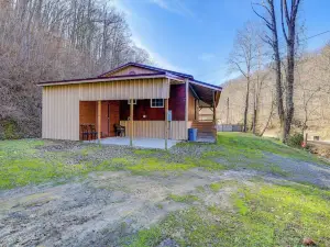 8 Mi to Hatfield-mccoy Trails: Cabin in Delbarton