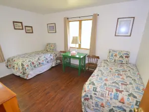 เชสนัท แคบินบนแม่น้ำ Cacapon